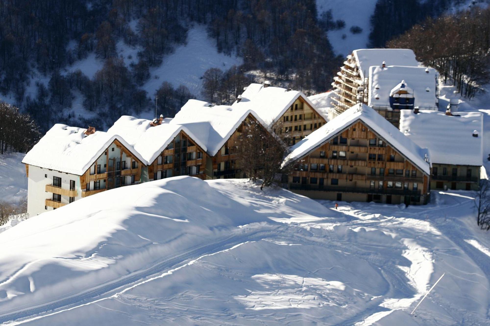 Residence Stalle Lunghe ปราโตเนโวโซ ภายนอก รูปภาพ